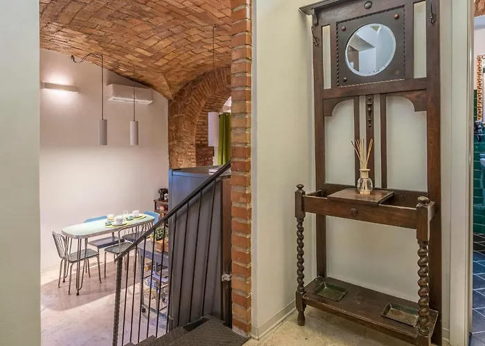 1 Bedroom Lovely In * Rom